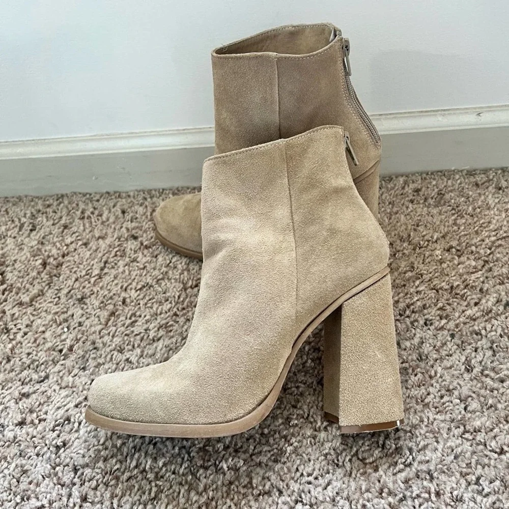 Bata Suede Ankle Boot Size EUR 40/ US 8.5   #006 - Picture 3 of 8